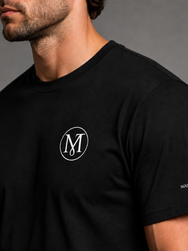 L&rsquo;instant – Homme logo et panthère blanche